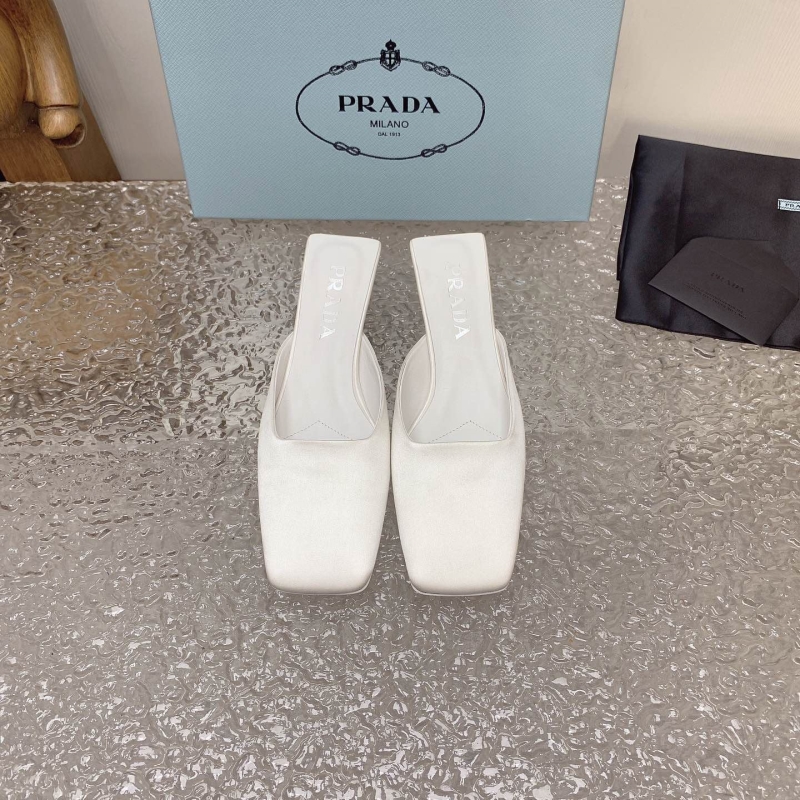 Pra*a slippers